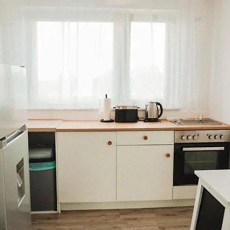 Bege Remote Base Apartment