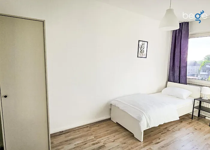 Bege Remote Base Apartment