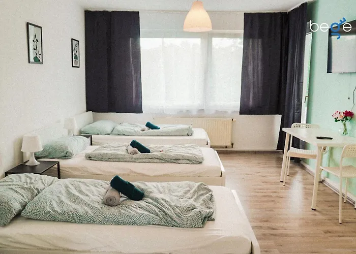 Bege Remote Base Apartment